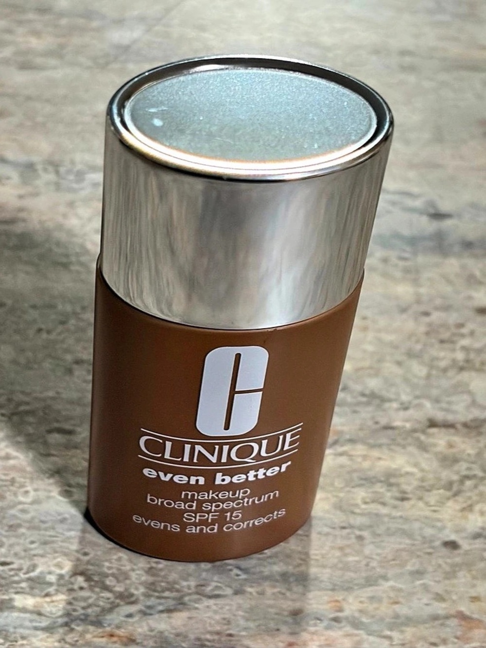 Clinique Even Better Makeup Broad Spectrum SPF 15 Foundation WN 114 Golden D SPF